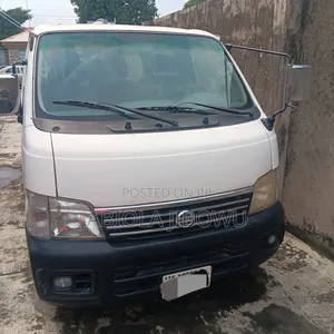 Nissan Caravan (Urvan) 2005 White