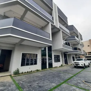 5bdrm Townhouse/Terrace in Utako for sale