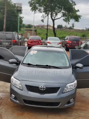 Toyota Corolla 2010 Gray