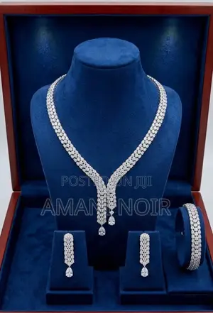Luxury Crystal Bridal Jewelry Set – Necklace, Earrings Bracelet