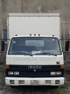 Isuzu NMR 1993 White