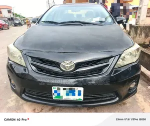 Toyota Corolla 2012 Black