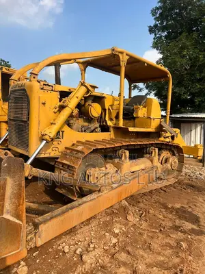 Cat D7 Bulldozer