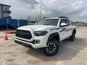Toyota Tacoma 2019 White