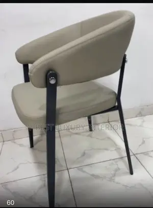 Dining Chair – Modern Comfort and Elegance for Stylish Dining Spaces.