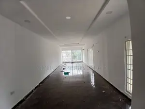 60sqm Shop / Office Space on the First Floor