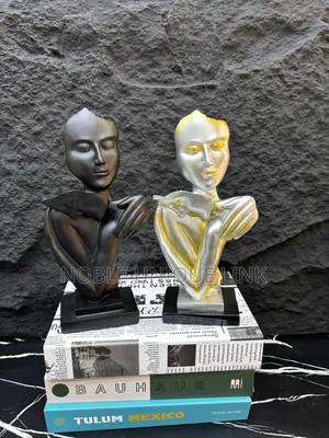 Decorative Figurines Statue