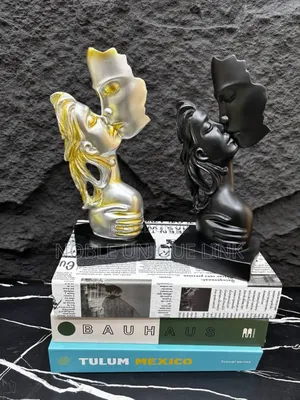 Decorative Figurines Statue