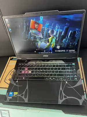 Laptop MSI Cyborg 15 16GB Intel Core Ultra 7 SSD 512GB