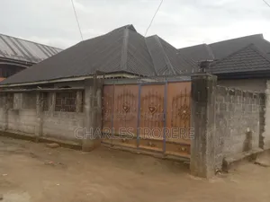 3bdrm Bungalow in Iro Homes, Rukpokwu for sale