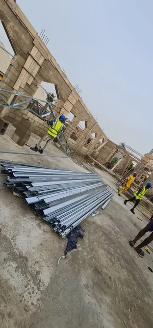 Steel Roof Trusses / Constructions