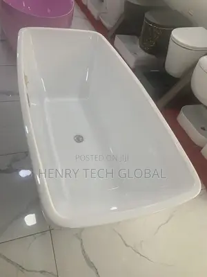 Free Standing Bathtub (White Color)