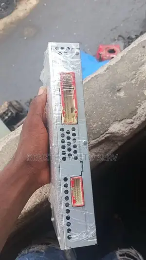 Is 250 2018 Lexus Amplifier