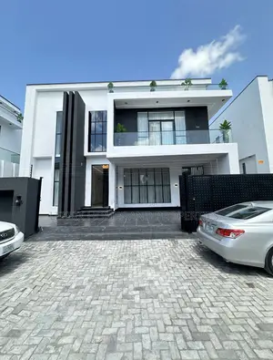 5bdrm Duplex in A Well Secured, Lekki Phase 2 for sale