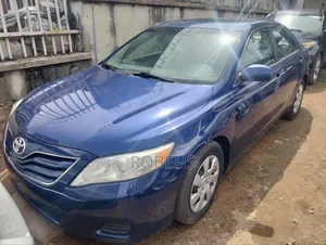Toyota Camry XLE 4dr Sedan (2.5L 4cyl 6A) 2011 Blue