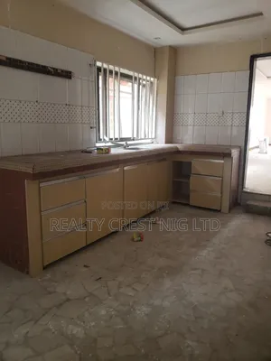 3bdrm Block of Flats in Allen Avenue for rent