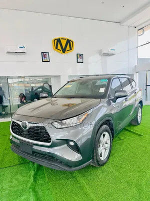 Toyota Highlander LE 2021 Gray