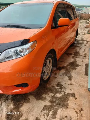 Toyota Sienna LE 8-Passenger 4dr Minivan (3.5L 6cyl 6A) 2015 Orange