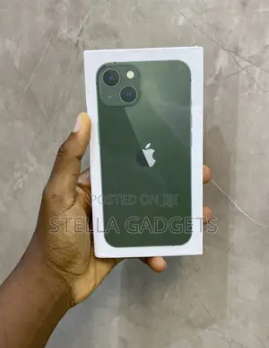New Apple iPhone 13 128 GB Green