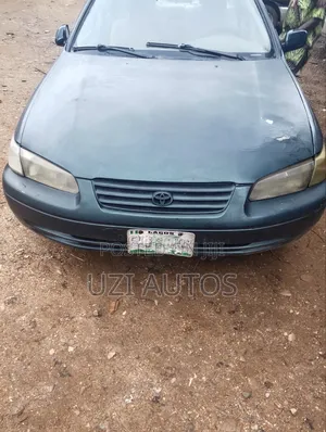 Toyota Camry LE 4dr Sedan (2.2L 4cyl 4A) 2000 Green