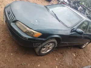 Toyota Camry LE 4dr Sedan (2.2L 4cyl 4A) 2000 Green