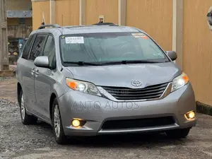 Toyota Sienna 2014 Gray