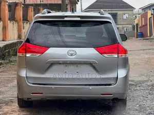 Toyota Sienna 2014 Gray