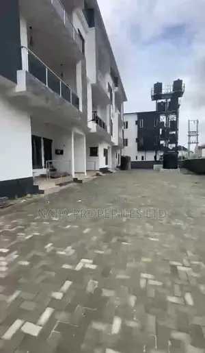 2bdrm Apartment in Mobil Rd, Ajiwe for rent