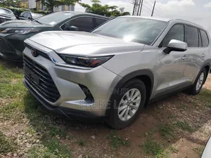 Toyota Highlander 2024 Silver
