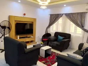 Short Let in Ago