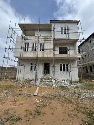 8bdrm Duplex in Karsana for sale