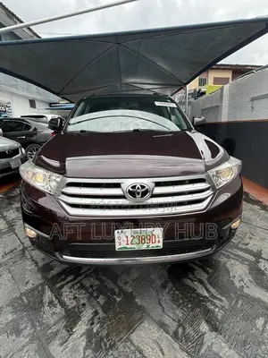 Toyota Highlander 3.5L 4WD 2013 Burgundy