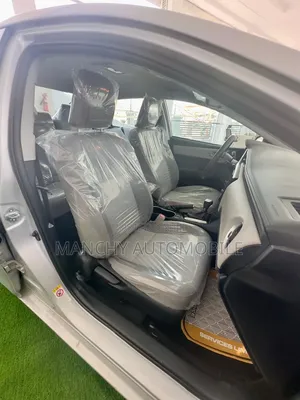 Toyota Corolla LE 4dr Sedan (1.8L 4cyl CVT) 2017 Silver