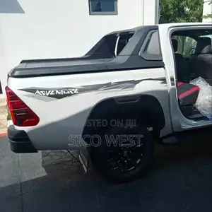 Hilux Manual Rolling Cover