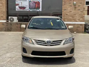 Toyota Corolla L 4-Speed Automatic 2013 Gold