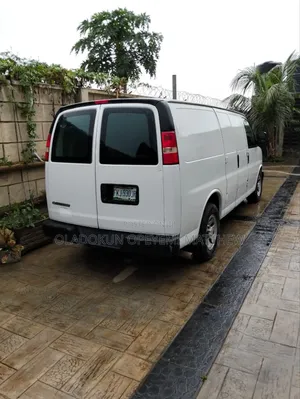 Chevrolet 3500 2013 White