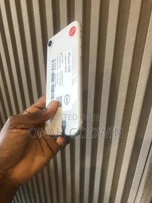 Apple iPhone XR 64 GB White