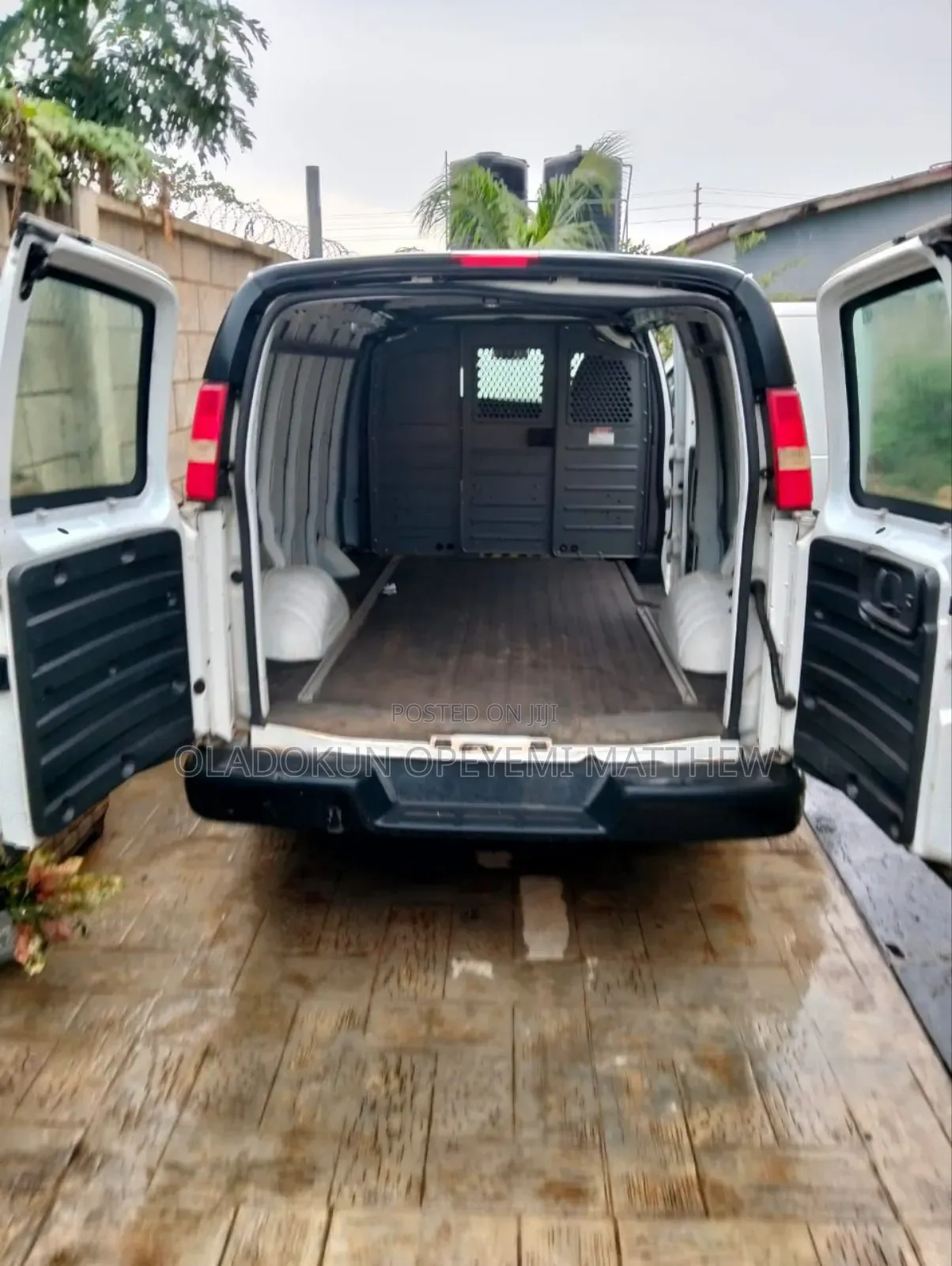 Chevrolet 3500 2013 White
