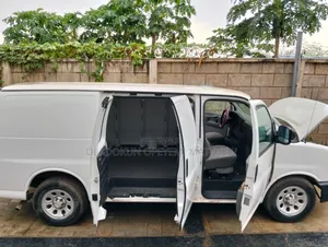 Chevrolet 3500 2013 White