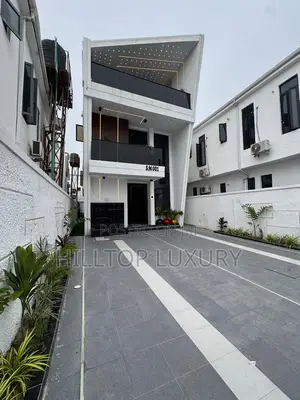 4bdrm Duplex in Ikota for sale