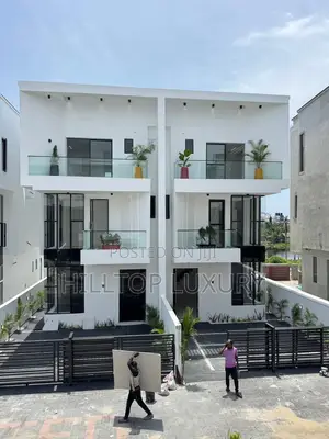 4bdrm Duplex in Lekki Expressway for sale