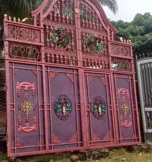 Quality Versace Head Stainless Still Gate