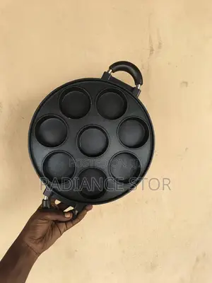 Cupcake Pan With Glass Cover