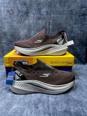 Laceless Slip-on Knit Skechers Sneakers