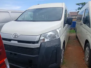 Toyota HiAce 2023 White