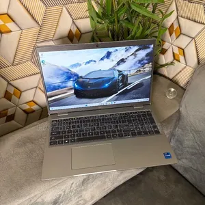 Laptop Dell Latitude 5520 16GB Intel Core i7 SSD 512GB