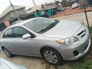 Toyota Corolla 2012 Silver