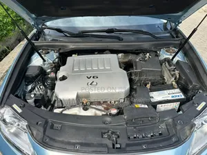 Lexus ES 2013 Blue
