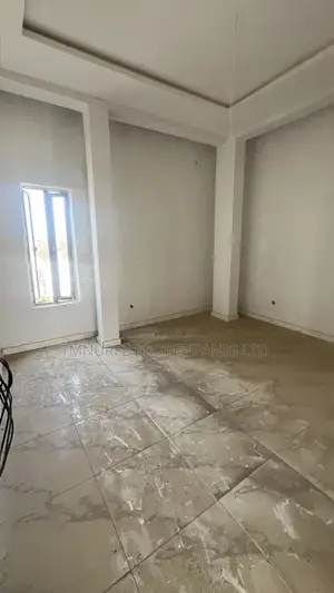 Big Showroom Shop 160 SQM