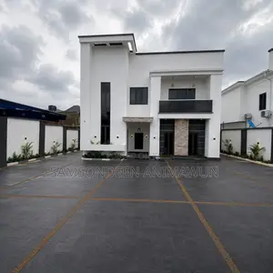 Premium Brown Turf for Luxury Properties